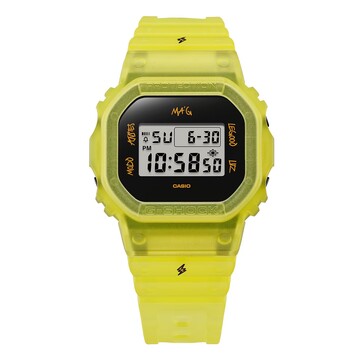 Il Casio G-Shock DWE-5600JB-1A9 con fascia gialla...