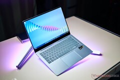 Il Samsung Galaxy Book4 Edge sembra funzionare meglio con AirJet rispetto alle ventole tradizionali. (Fonte: Notebookcheck)