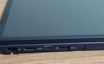 Connettori sul lato sinistro: Jack GbE, HDMI 1.4, USB-C 10 Gbps (PD+DP 1.4), USB-A 5 Gbps