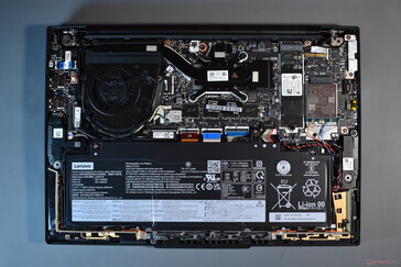 Interni: Lenovo ThinkPad T14s Gen 5