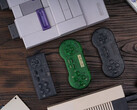 8BitDo ha dato una rinfrescata ad un'altra serie di controller con la sua ultima release 'Transparent Series'. (Fonte: 8BitDo)