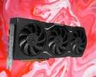 La AMD RX 7900 XTX basata su Navi 31 è stata lanciata nel dicembre 2022 con un MSRP di $999. (Fonte: Notebookcheck, Briana Graham, a cura di)