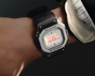 L'orologio C2H4 x Casio G-Shock G-5600 "The Space Age" Edition ha una lunetta in acciaio inossidabile. (Fonte: C2H4)