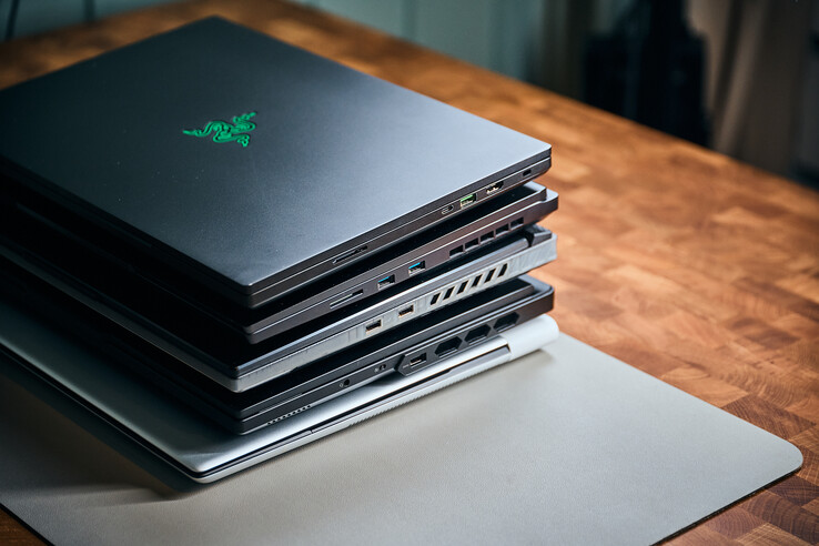 Razer Blade 16 (lettore di schede, USB-C, USB-A, HDMI 2.1), XMG Neo 16 (lettore di schede, 2 x USB-A), ROG Scar 16 (2 x USB-A), Legion Pro 7 (jack audio, kill switch della fotocamera, USB-A)