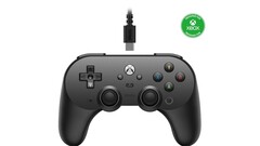 Il controller cablato 8BitDo Pro 2 per Xbox. (Fonte: 8BitDo)