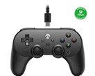 Il controller cablato 8BitDo Pro 2 per Xbox. (Fonte: 8BitDo)