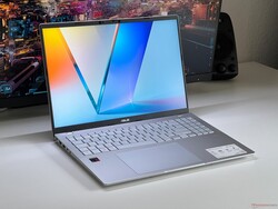 Il Vivobook S16 è un buon portatile da ufficio a prezzi accessibili