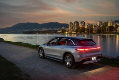 Il SUV Mercedes-Maybach EQS del 2024-2025 è tra gli EV richiamati. (Fonte: Mercedes-Benz)