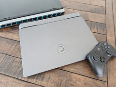 MSI Vector 16 HX aggiorna il potente computer portatile da gioco di 2024 con l&#039;hardware più recente di Intel e Nvidia. (Nella foto qui sopra, l&#039;MSI Vector 16 HX di 2024.) (Fonte: Notebookcheck)