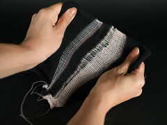 L'elettricità o la temperatura influenzano la lunghezza della fibra. (Fonte: MIT)