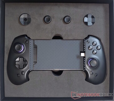 Il controller Abxylute S9 viene fornito con due coppie di stick analogici e tre D-pad. (Fonte: Notebookcheck)