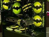 Il pipistrello costruito in giallo (Fonte immagine: int3rt3ch su eBay)