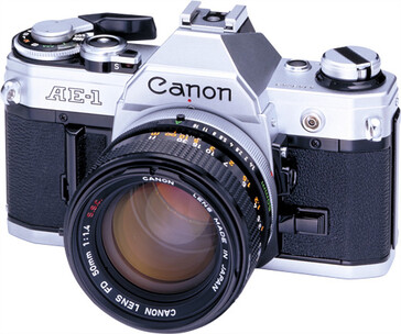 La Canon AE-1 è un'iconica fotocamera a pellicola da 35 mm che potrebbe ispirare il prossimo corpo retro mirrorless. (Fonte: Canon)