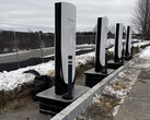 Tesla installerà o sostituirà i Supercharger più velocemente con la nuova base di stallo (Fonte immagine: Ondrej Bacina/X)