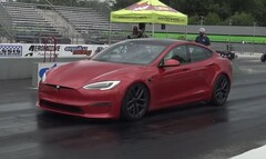 La Tesla Model S Plaid è già veloce come un ghepardo a caccia, ma Miguel Roy ha dovuto fare un ulteriore passo avanti. (Fonte immagine: DragTimes via YouTube)