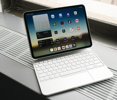 Appleil tablet pieghevole dell&#039;azienda potrebbe essere grande quasi quanto due iPad Pro affiancati. Nella foto - iPad Pro M4 (Fonte: ZDNet)