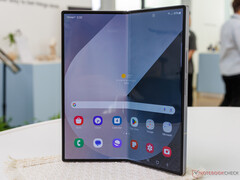 Si dice che Galaxy Z Fold7 sia dotato di un display pieghevole AMOLED da 2.600 nit, proprio come l&#039;immagine di Galaxy Z Fold6. (Fonte: Notebookcheck)