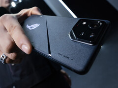 Asus ROG Phone 9 FE potrebbe essere dotato di Snapdragon 8 Gen 3 (foto 8 Pro, fonte immagine: Asus)