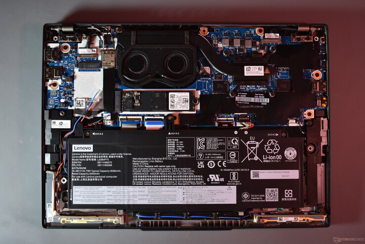 Lenovo ThinkPad X13 Gen 4 AMD: interni