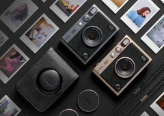 La Instax Mini Evo viene rilanciata per il 90° anniversario di Fujifilm. (Fonte: Fujifilm)