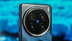 La nuova fotocamera Zeiss ha impressionato i primi recensori internazionali di smartphone, alcuni dei quali si sono recati in Cina con un Galaxy S24 Ultra o un iPhone 16 Pro. (Fonte: Vivo)