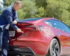 La Model 3 Performance batte le sue stesse stime di autonomia (immagine: Top Gear/YT)