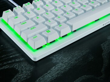 Razer Huntsman V3 Pro Mini bianco angolo laterale (Fonte: Razer PR)