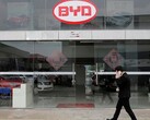 BYD ha superato Tesla nel 2022 come principale produttore globale di EV. (Fonte immagine: Reuters)