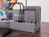 Il mini PC eGPU dock di Beelink è ora open-source. (Fonte: Notebookcheck / Allen Ngo)