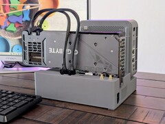 Il mini PC eGPU dock di Beelink è ora open-source. (Fonte: Notebookcheck / Allen Ngo)