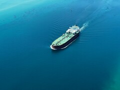 Le autorità finlandesi trattengono una nave della flotta ombra russa dopo il danneggiamento di un cavo nel Mar Baltico (Fonte immagine: Haydn, Unsplash)