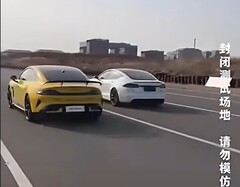 Xiaomi SU7 Ultra batte Tesla Model S Plaid in una gara di accelerazione (Fonte immagine: screenshot da Tesla Geek su YouTube)