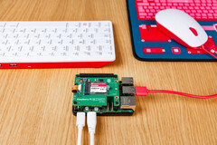 Il kit SSD di Raspberry Pi può ancora essere acquistato solo come HAT presso alcuni rivenditori. (Fonte immagine: Raspberry Pi Foundation)