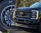 Una nuova serie di fughe di notizie suggerisce che potrebbe essere in arrivo un potenziale pick-up Ford Super Duty elettrico con motori a mozzo. (Fonte: Ford / Autoblog - modificato)