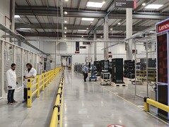 L'interno della fabbrica Lenovo (fonte: Benjamin Herzig/Notebookcheck.com)