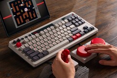 l&#039;ultima versione della tastiera meccanica retrò di 8BitDo è disponibile solo nella finitura N Edition. (Fonte: 8BitDo)