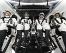 Da destra a sinistra, gli astronauti della NASA Jeanette Epps, specialista di missione; Matthew Dominick, comandante; Michael Barratt, pilota; e il cosmonauta di Roscosmos Alexander Grebenkin, specialista di missione. (Fonte immagine: SpaceX)