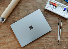 Si prevede che né il Surface Laptop 6 né il Surface Pro 10 inizieranno ad essere spediti prima dell&#039;estate. (Fonte: Microsoft)