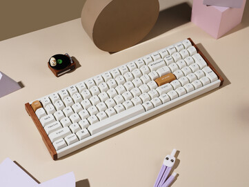 Keychron K4 HE bianco e palissandro in versione Special Edition. (Fonte: Keychron)