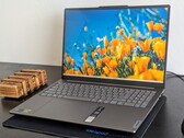 Recensione del laptop Lenovo Yoga Pro 9 16IMH9: GeForce RTX 4050 da 75 W sovraperformante