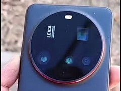 Nel fine settimana è emerso un breve video hands-on di Xiaomi 15 Ultra, almeno in forma di manichino. Sono noti anche i colori e le configurazioni. (Fonte immagine: X)