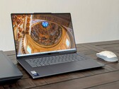 Recensione del computer portatile Lenovo Yoga Slim 7 15 Aura: Debutto delle prestazioni dell'Intel Core Ultra 7 256V