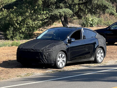 Il refresh della Tesla Model Y Juniper è finalmente apparso, segnalando i progressi verso un lancio all&#039;inizio del 2025. (Fonte: u/JacklJackon Reddit)