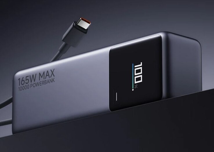 Il power bank Xiaomi da 10k mAh è dotato di un cavo USB-C integrato. (Fonte immagine: ITHome)