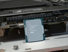 L&#039;Intel Core i9-14900K perde fino al 23% delle sue prestazioni multicore dopo un aggiornamento del BIOS destinato a risolvere il problema del degrado della CPU. (Fonte: Sebastian Bade / Notebookcheck)