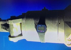 Il Casio F91W, legato al braccio manipolatore di un ROV. (Fonte: Watches of Espionage)