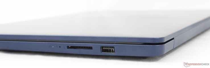 A destra: Lettore di schede SD, USB-A 3.2 Gen. 1