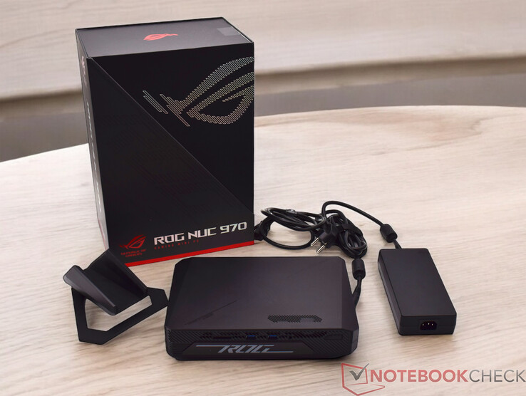 L'ambito di consegna dell'Asus ROG NUC