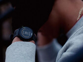 Il Forerunner 945 è uno dei tre vecchi smartwatch Forerunner in linea per un nuovo aggiornamento. (Fonte: Garmin)