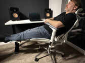 La sedia da ufficio ergonomica Sihoo Doro C300 messa alla prova. (Immagine: Marcus Schwarten / Notebookcheck)